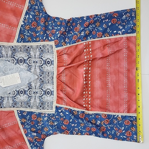 ⭐️3/ $30⭐️ Made with ❤️ Boho Chic Red Blue Floral Half Sleeves Top Size M - Picture 7 of 12